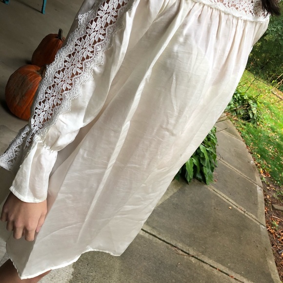 🍭NWT Hummingbird Lace Embellished Top - Picture 5 of 9